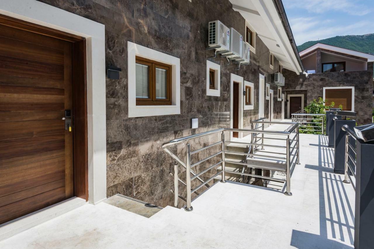 Waikiki Apartments Tivat Exteriér fotografie