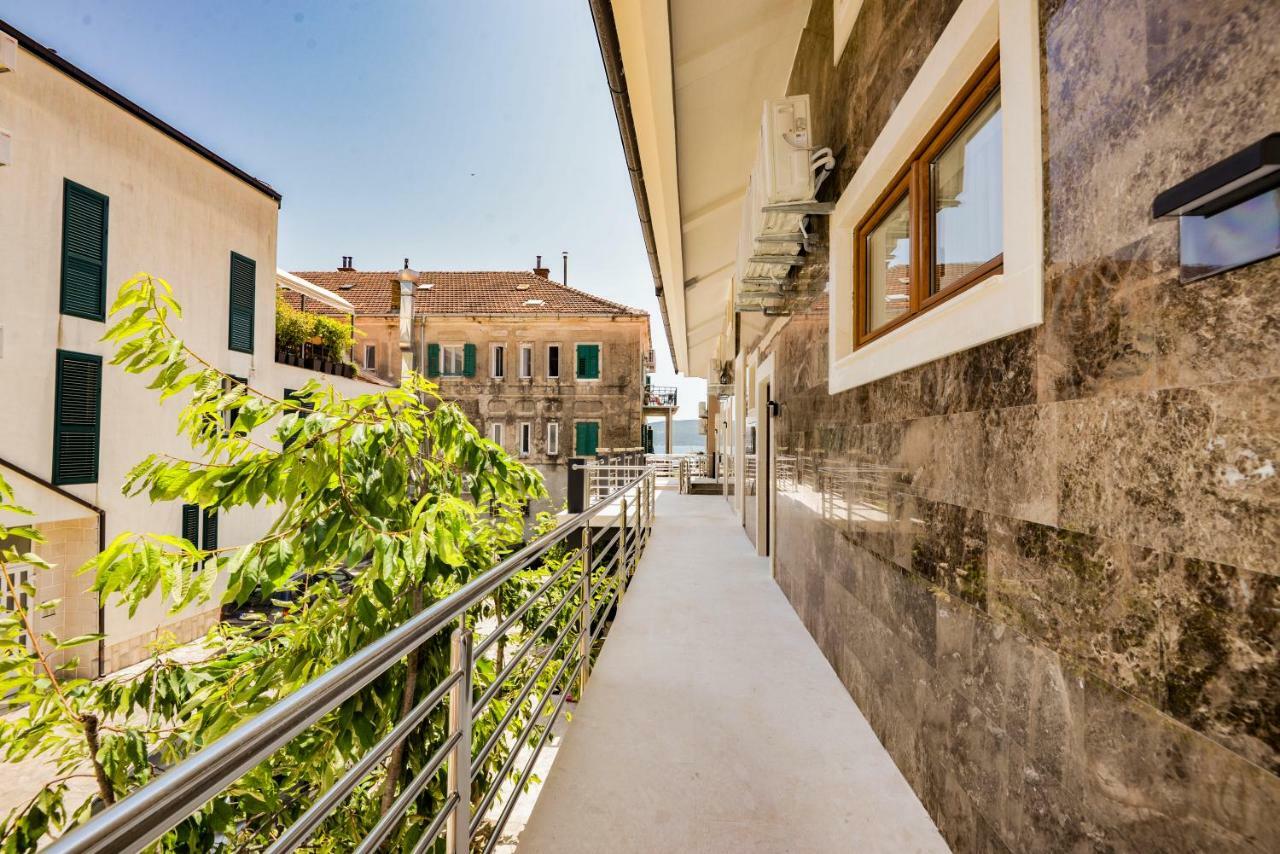 Waikiki Apartments Tivat Exteriér fotografie